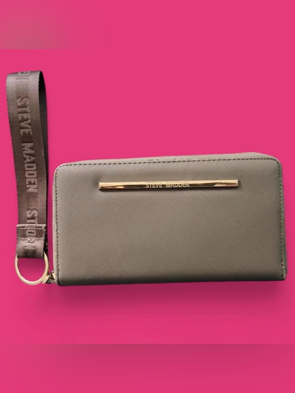 Steve Madden Olive Green Zip-Around Wristlet Wallet with Gold Bar